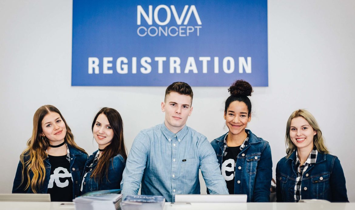 Das kompetente und charmante Eventpersonal von ucm.agency ist auch für Veranstaltungen in Frankfurt am Main und der Region verfügbar Das kompetente und charmante Eventpersonal von ucm.agency ist auch für Veranstaltungen in Frankfurt am Main und der Region verfügbar